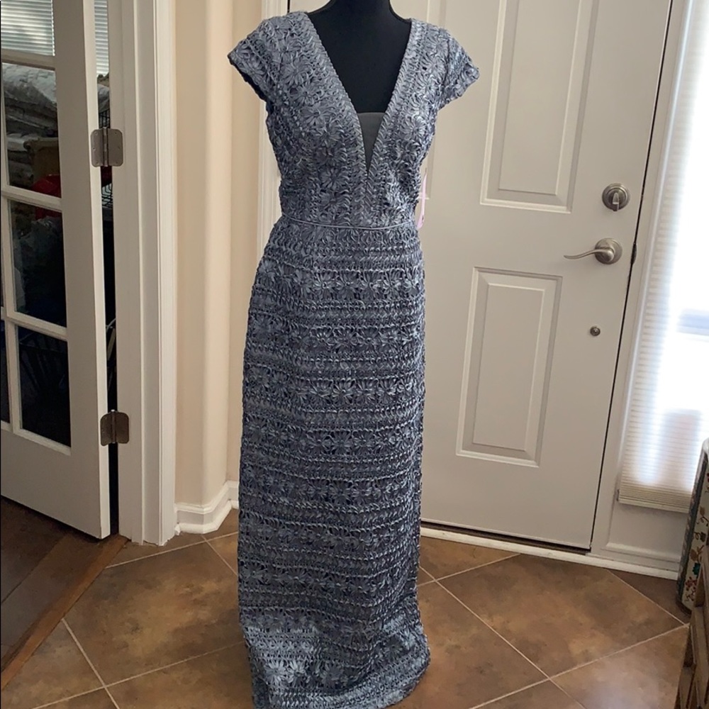 JS Collections Blue Chevron Ribbed Cap Sleeve V-Neck Lined Gown - 8